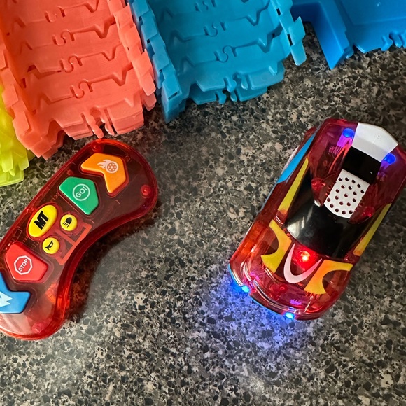 Magic Tracks Remote Control Glow In The Dark Multi-Color Flexible Track Set - Picture 3 of 9